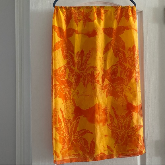 Albertarri Italian Silk Scarf - Picture 7 of 11